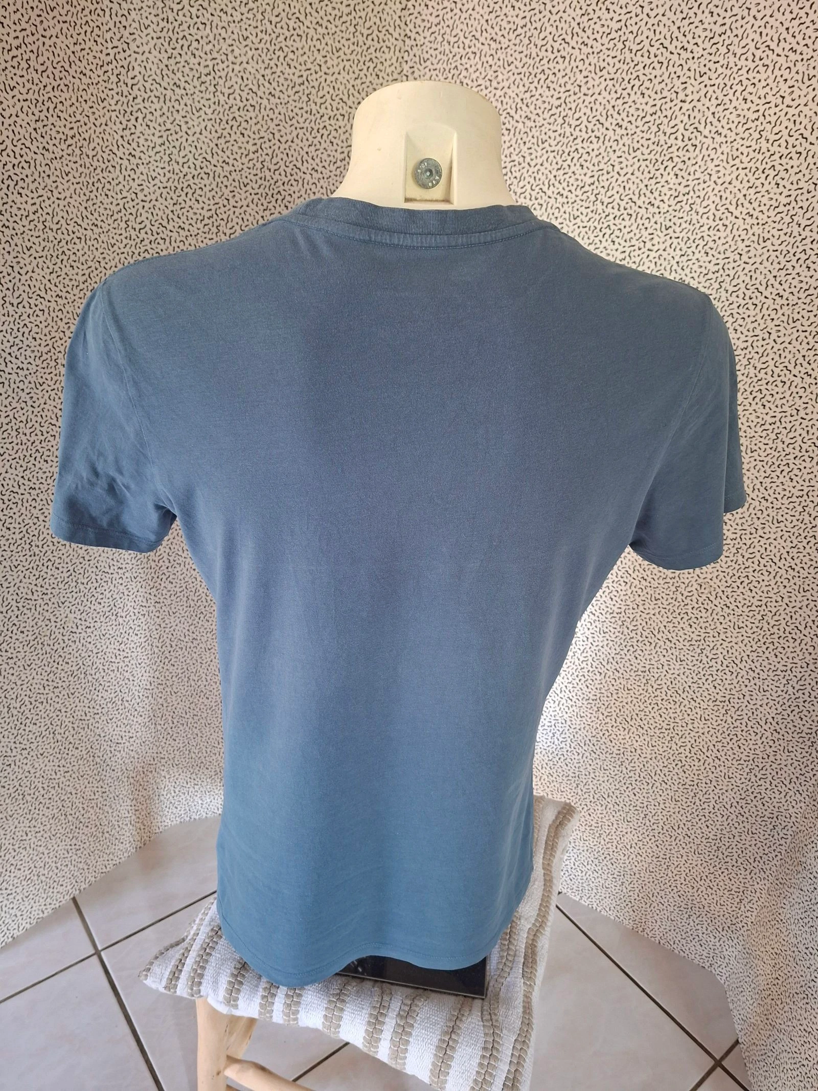 Camiseta Levi's azul con logo Batwing para hombre talla M 100% algodón – photo 2